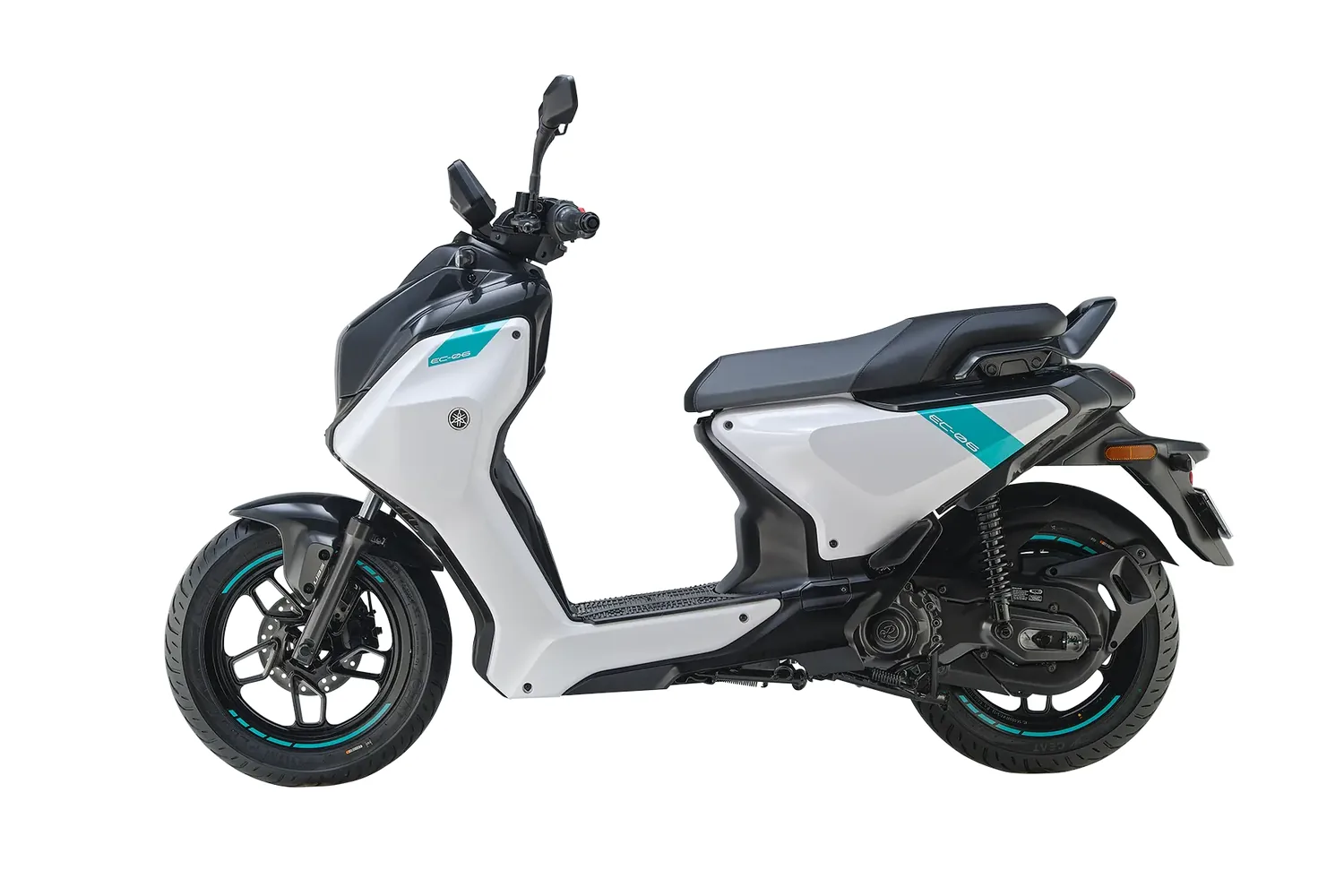 Yamaha EC-06 angle 5